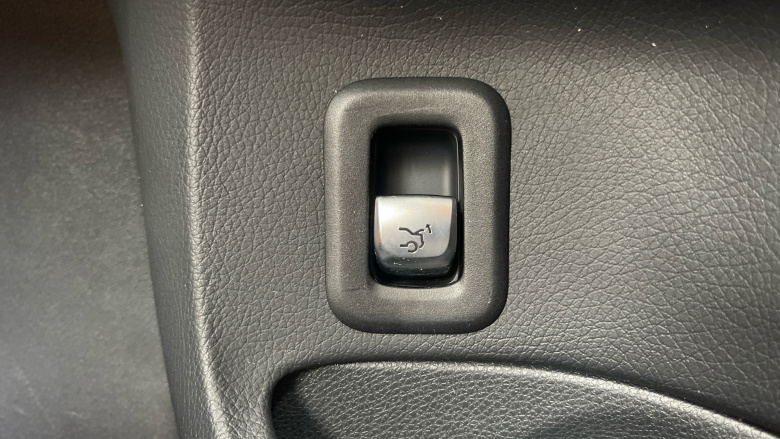 Mercedes-Benz C-Class C300 AMG Line Premium 4dr 9G-Tronic Petrol Saloon